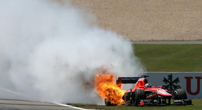 La Marussia di Jules Bianchi prende fuoco. Afp